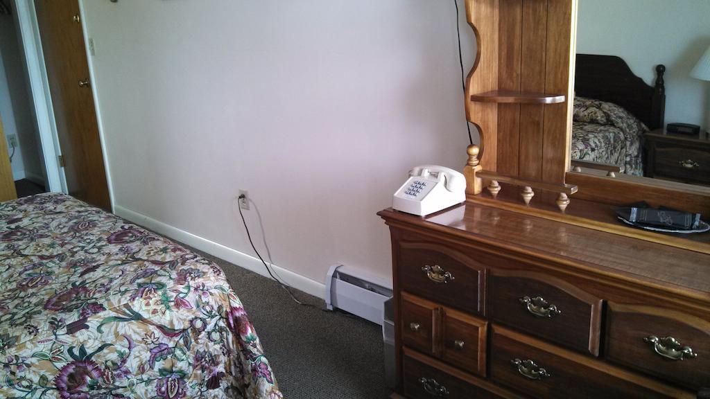 The Mansion Motel Buffalo Room photo